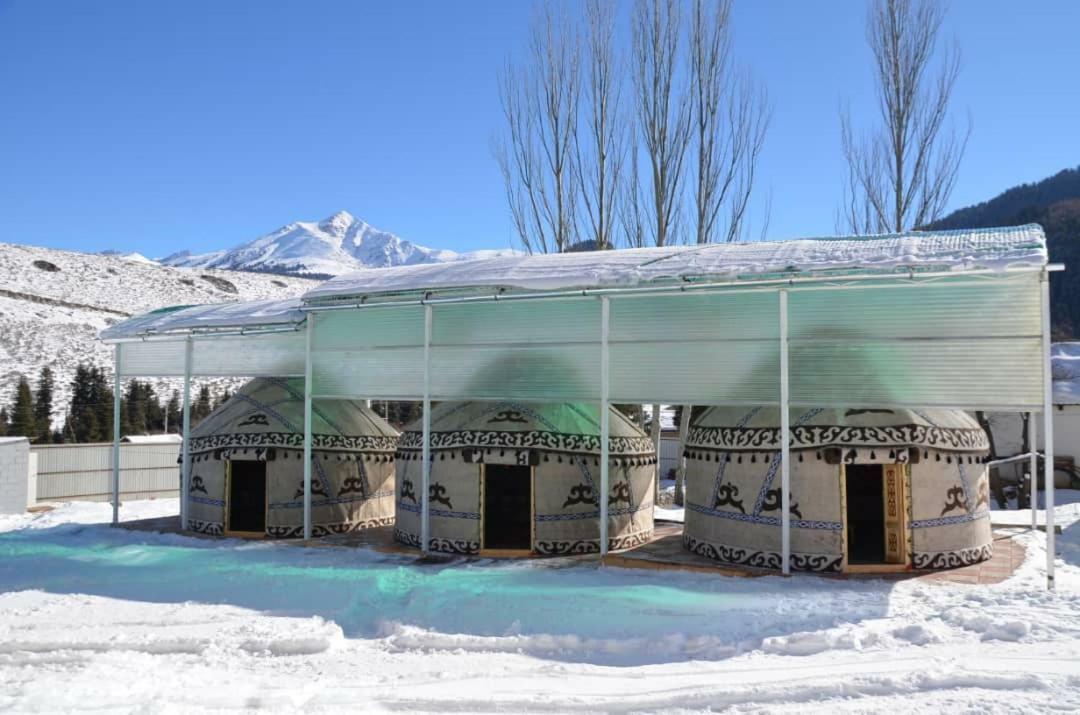 Hotel Emir à Dzhetyoguz Extérieur photo